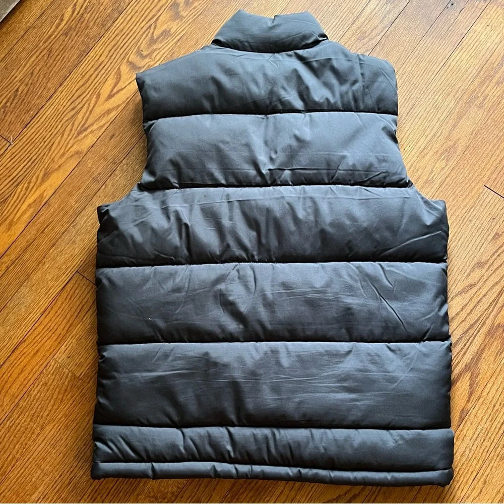 Old Navy Puffer Vest - Medium - Picture 4 of 4